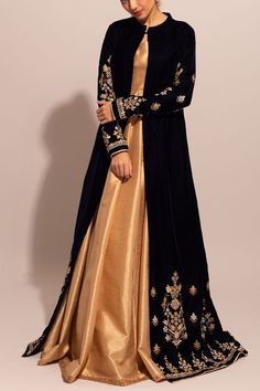 Jacket Dresses For Women For Wedding, Velvet Dress Designs, Pakistani Wedding Outfits, Fancy Dresses Long