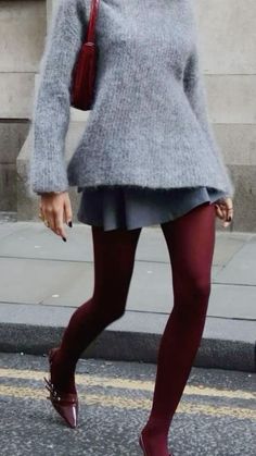 #styleoftheday #winter #outfits #outfitstyle #burgundy #stylingtips Birthday Outfit Ideas Winter, Birthday Fits Winter, Grown Woman Outfits, France Fits, Vintage Chic Fashion, Burgundy Tights, Pinterest Fits, Sandal Tali, Mode Editorials