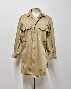 Great vintage US Army officers cotton shirt Measurements flat lay: pit to pit - 17.5" shoulders - 14.5" total length - 28" sleeve length - 19" Us Army, Flat Lay, Cotton Shirt, United Kingdom, Display Homes, Bathing Beauties, Sleeve Length, Purses And Bags, Music Clothes