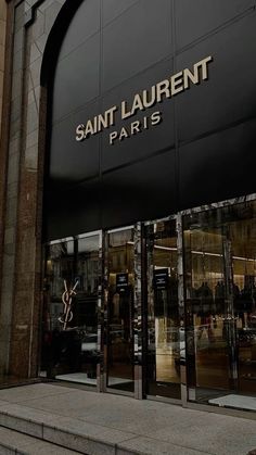 Dream Future, Architecture Design Drawing, Rich Money, Luxury Aesthetic, Saint Laurent Paris, Luxury Packaging, Luxury Suv, Digital Background, Luxury Brands