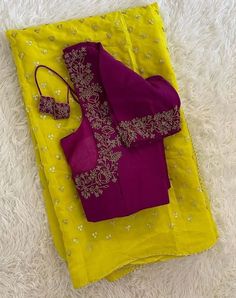 Simple Saree With Contrast Blouse, Beetroot Colour Saree, Saree Blouse Combination Color Combos, Pink Color Saree Contrast Blouse, Colour Contrast Fashion, Yellow Saree Blouse Design, Wine Colour Saree With Contrast Blouse, Yellow Contrast Color Combinations, Saree And Blouse Color Combinations