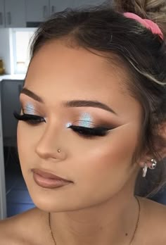 Bride Eyeshadow Looks, Full Face Makeup Prom, Blue Formal Dress Makeup, Light Blue And Silver Makeup Looks, Mamma Mia Makeup Looks, Baby Blue Quince Makeup, Makeup Look For Blue Dress, Baby Shower Makeup Ideas Blue, Makeup For Baby Blue Dress