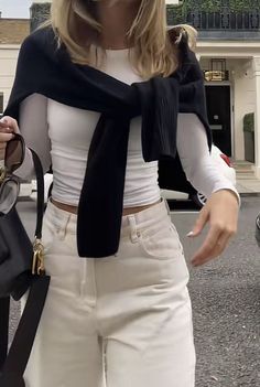 Spring Cold Day Outfit, Quite Luxury Fashion, Business School Outfit, Striped Top Outfit, Stile Blair Waldorf, Uni Outfits, Stockholm Fashion, Looks Chic