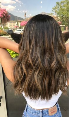 Rambut Brunette, Black Hair With Highlights, Highlights Brown Hair, Hair Color Balayage