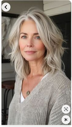 Haircuts For Medium Length Hair, Layered Haircuts For Medium Hair, Gray Hair Cuts, Mom Hairstyles, Haircuts For Women, Medium Hair Cuts, Medium Length Hair, Medium Length Hair Cuts