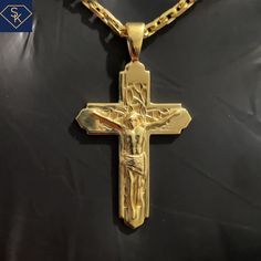 14K Solid Yellow Gold Crucifix Pendant with Vine Textures Vines Texture, Petite Engagement Ring, Gents Ring, Compass Pendant, Rope Design, Initial Pendant, Solid Yellow, Vines, Charms