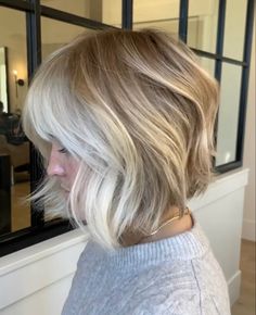 Color Chunks In Hair, Blonde Bob Haircut, Hair Today Gone Tomorrow, Mega Hair, Hair Creations, Sassy Hair, Team Work, Super Busy