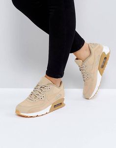 Pijamas Women, Tan Sneakers, Nike Looks, Aesthetic Shoes, Sneakers Men Fashion, Crazy Shoes, Dream Shoes, Shoe Obsession, Nike Air Max 90