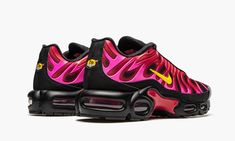 The Supreme x Nike Air Max Plus “Black/Red” is one of three colorways of the classic retro runner cooked up by the New York City streetwear brand and Nike for Fall 2020.  The Air Max Plus achieved its cult-like following largely thanks to its association with London’s garage scene of the late-90s and early 2000s.  Both sleek and stylish, the performance runner now joins a long list of classic Nike silhouettes to be reworked by Supreme.  As for the design, the upper features a black mesh base wit Black Red Shoes, Air Max 96, Nike X Travis Scott, Air Max Plus Tn, Low Air Jordan 1, Jordan 8, Baskets Nike, Dunks Nike, Jordan 2