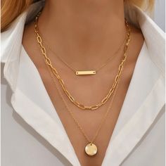 Layered Gold Charm Fashion Chain Necklace Is Stylish & Chic! New Boutique Item Stacked Gold Necklaces Layered, Gold Necklace Trendy, Set Of Necklaces, Womens Gold Necklaces, Gold Stackable Necklaces, Gold Accessories Women, Layered Pendant Necklace, Layering Gold Necklaces, Gold Jewelry Inspiration