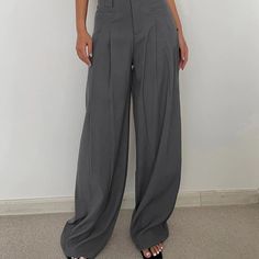 Brand New Trendy Pant, Just Doesn't Fit Right. Falls Heavy With Nice Pleating. Perfect For A Transitional Season Look. Wide Leg Dress Pants, Denim Blazer, Summer Party Dress, Fit Pants, Pants Length, Casual Summer Dresses, Black Bottoms, Linen Pants, 8 M