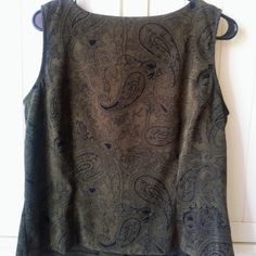 Dark Green Paisley Sleeveless Top With Large Fabric Buttons Down Back. Bust Darts And Vertical Darts On Front And Back. Super Soft. Smoke-Free. Offers Welcome; Bundle To Save! Casual Sleeveless Tank Top With Paisley Print, Casual Paisley Print Sleeveless Tank Top, Casual Sleeveless Paisley Print Tank Top, Fitted Sleeveless Paisley Print Top, Summer Paisley Print Button-up Top, Summer Tops With Paisley Print And 3/4 Sleeves, Blue Paisley Print Button-up Top, Vintage Paisley Print Button-up Top, Sag Harbor