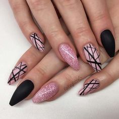 Trendy Matte Black Nails with Glitter Black Nails With Glitter, Matte Black Nails, Black Nail Art, Black Nail Designs, Super Nails, Uñas Acrilicas, Dream Nails, Gorgeous Nails, Woman Fashion