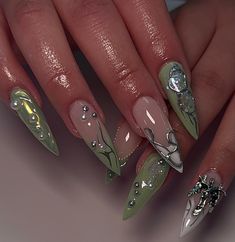 Jade Green And Silver Nails, Nail Art Light Green, Light Green And Silver Nails, Sage Green And Silver Nails, Green And Silver Nails Acrylic, Nails Green And Silver, Green Pearl Nails, Silver And Green Nails, Sage Green Nails Acrylic