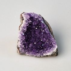 DRUSA AMETHYST Dimensions approximately: 6.5 x 5 x h 6.2 cm approximately Weight: 0.218 kg Origin: Uruguay Amethyst gives peace, serenity, balance and harmony. It dissolves fear and helps you face situations more consciously. Ideal for overcoming moments of sadness. Druze collect and spread positive energy. Placing them scattered around the house or workplace positively influences the mood of those who frequent them, while placing them on the bedside table promotes sleep. _ _ _ _ _ _ _ _ _ _ _ _ Balance And Harmony, Purple Crystal, Amethyst Cluster, Purple Crystals, Crystal Items, The Mood, Dhl Express, Deep Purple