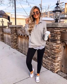 Stylish Lady, Pinterest Fashion, 2019 Fashion, Active Wear Outfits, Wearing Clothes, Casual Fall Outfits