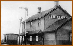 an old black and white photo of the st bazaie train station in new york city