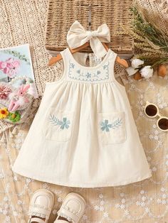 Embroidery Designs For Baby Girl, Embroidery Baby Clothes, Embroidery Baby Dress, Vintage Baby Dresses, Baby Dress Design