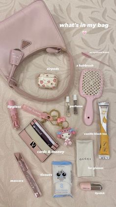 Schul Survival Kits, Everyday Bag Essentials, What's In My Bag, Makeup Bag Essentials, School Bag Essentials, Backpack Essentials, Travel Bag Essentials, Inside My Bag, Purse Essentials