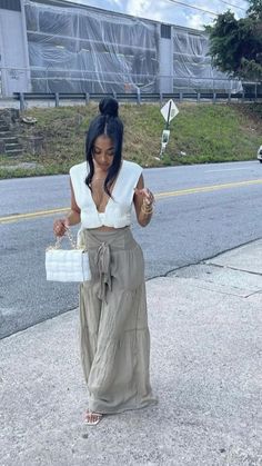 Lenin Pants Outfit Summer, Spring Time Work Outfits, Boat Brunch Outfit, Feminine Outfits Black Women Summer, Birthday Outing Outfits, Grown Women Outfits Summer, City Vacation Outfits Summer, Tropical Vacation Outfits Aesthetic, Bustiers Outfits