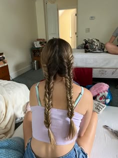 Brunette with 2 fishtail braids Cute Sporty Hairstyles, Fishtail Hairstyles, School Hair, Fishtail Braid, Hairstyle Inspo, Hair Stylies, Work Hairstyles, Curly Hair Inspiration, Back To School Hairstyles