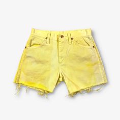 "Gender:Womens  Vintage Wrangler cut off denim shorts in overdyed yellow with zip fly. Fit size W28. Made from cotton.  Condition:Excellent  Shorts have been overdyed. Colour may transfer. Please rinse thoroughly.  Measurements:     Waist: 28\"   Leg Length: 5\"" Denim Scraps, Wrangler Vintage, Short A, Vintage Wrangler, Cut Off Jeans, Wrangler Jeans, Levi Shorts, Short En Jean, Skorts