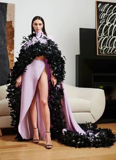 Feather Outfit, Resort 2024, Fashion Gowns, Christian Siriano, Asymmetrical Skirt, Red Carpet Fashion, Couture Dresses, Couture Fashion, Runway Fashion