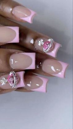 There's a new beauty trend taking over Instagram and it's absolutely stunning. Say hello to "quartz nails". Nails Painted, Quartz Nails, Nail Trend, Girly Acrylic Nails, French Tip Acrylic Nails, Dope Nail Designs, Short Square Acrylic Nails