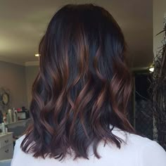 Highlights Hairstyles, Dark Brown Balayage, Rambut Brunette, Brown Ombre Hair, Hair With Highlights, Brown Hair Balayage, Brown Balayage, Dark Brown Hair Color