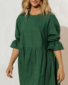 Chic Flowy Linen Dress, Linen Daywear Dress With Ruffles, Linen Ruffle Dress For Daywear, Linen Dresses With Gathered Sleeves For Daywear, Daywear Linen Dress With Gathered Sleeves, Linen Ruffle Dress For Brunch, Spring Linen Dress With Gathered Sleeves, Summer Linen Dress With Gathered Sleeves, Relaxed Fit Linen Ruffle Dress