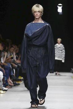 Paris Mens Fashion, Mens Fashion Denim, Gender Fluid Fashion, Juun J, Mens Fashion Week, Dark Wear, Live Fashion, Magazine Photography