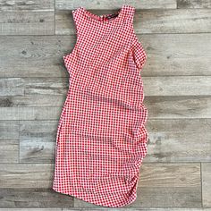 Adorable Dress With Ruching On One Side. This Has A Button And Loop Closure On The Back At The Neck. This Is 44% Cotton, 1% Elastane And 55% Polyester. Measurements: Pit To Pit- 15” Shoulder To Hem- (Left Side) 30.5” (Right Side) 33” Pit To Hem- (Left Side) 21.5” (Right Side) 24” Casual Ruched Plaid Dresses, Red Fitted Dress For Picnic, Fitted Red Dress For Picnic, Ruched Mini Dress For Picnic, Ruched Mini Dress For Picnics, Casual Plaid Ruched Dress, Red Sleeveless Dress For Picnic, Red Mini Dress For Spring Picnic, Red Knee-length Dress For Picnic