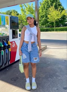 Simple Outfits Baddie, Baddie Outfit Ideas Summer, Simple Outfits With Shorts, Summer Outfits Modest Casual Shorts, Cute Modest Outfits For Summer, Spring Outfits School Casual, Baddie Casual Outfits Summer, Summer Outfits Short Women, Modest Fashion Outfits Summer Casual