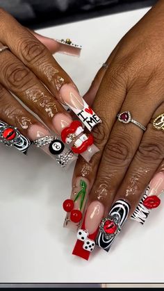 Killer Klowns From Outer Space Nails, Mouth Nails, Junk Nail Designs, Streetwear Nails, Crazy Nail Designs, Junk Nails, Punk Nails