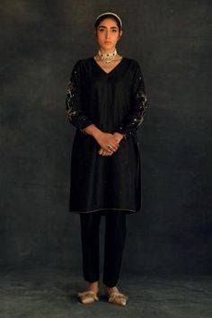 Shop for Shikha Mehta Black Chanderi Kurta Set for Women Online at Aza Fashions V Neck Kurta, Unicorn Fashion, Kurta Set For Women, Designer Anarkali, Kurti Designs Party Wear, New Address, Embroidered Neckline, Indian Fashion Designers, Pernia Pop Up Shop