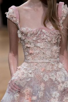 Ethereal Outfit Casual, Ethereal Outfit, Yule Ball Dresses, Model Walk, 2016 Couture, 2016 Runway, Vevey, Old Fashion Dresses