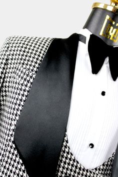 Houndstooth-Outfit-Groom-Wedding-Suit-from-Gentlemansguru.com_ Houndstooth Outfit, Black Shawl, Tuxedo Suit, Looking Dapper, Tuxedo For Men, Houndstooth Pattern, Private Party, Suit Shop, Suit And Tie