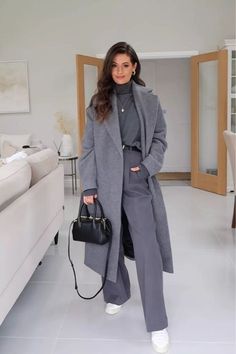 Belted Coat Outfit, Grey Coat Outfit Winter, Wool Coat Outfit, Outfits Blazer, Coat Outfit Casual, Belted Wool Coat, Winter Coat Outfits, Color Outfits