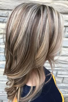 Balayage Blonde, Blonde Hair With Highlights, Trendy Hair Color, Hair Color Highlights, Penteado Cabelo Curto, Brown Blonde Hair, New Hair Colors