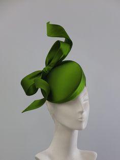 John Boyd, Happy Hat, Derby Fascinator, Head Gear, Head Pieces, Elegant Hair, Kentucky Derby Hat, Derby Hat, Vintage Hats