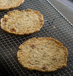 some food is cooling on a wire rack