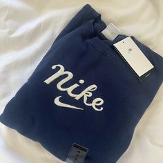 Brand New With Tags And Original Packaging Oversized Size Xsmall Fits Small/Medium Navy/White Nike Pro Women, Nike Crewneck, Womens Sweatshirts Hoods, Nike Sweatshirt, Nike Sweatshirts, Blue Nike, Blue Outfit, Nike Blue, Dream Clothes