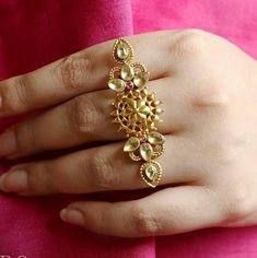 Hathphool Gold Rajputi, Jadtar Ring, Target Ring, Unique Wedding Jewelry, Bridal Jewellery Inspiration, Van Cleef And Arpels Jewelry, Antique Necklaces Design, Antique Gold Jewelry Indian