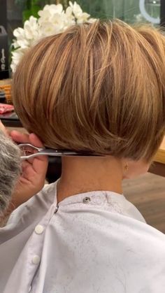 Short Stacked Hair, Κούρεμα Bob, Short Blonde Haircuts, Bob Haircut For Fine Hair, Short Hair Trends, Trendy Hairstyle, Short Hairstyles For Thick Hair