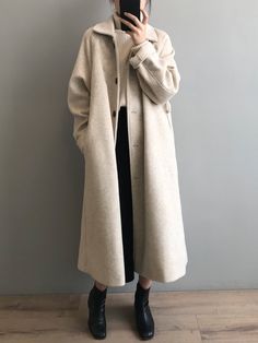 Colorful Winter Fashion, Quiet Luxury Style, Oversized Wool Coat, Iron Plate, Hepburn Style, Long Winter Coats, Wool Overcoat, Long Wool Coat, Women Overcoat