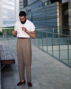 Classic Look Men, Wedding Outfit Men Summer, Vintage Style Outfits Men, Men Classic Outfit, Casual Wedding Outfit Men, Brown Loafers Men Outfit, Classic Outfits Men, Loafers Men Outfit Casual Street Styles