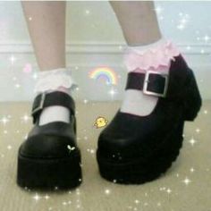 Bobbies Shoes, Makeup Kawaii, Alt Shoes, Gothic Mode, Goth Shoes, Goth Outfit, Tokyo Street Fashion, Style Indie, Dr Shoes