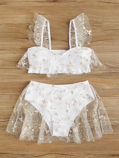 Lingerie Inspiration, Lingerie Outfits, Pretty Lingerie, Womens Bathing Suits, Wireless Bra, Bra And Panty Sets, Chest Pad, Sewing Clothes