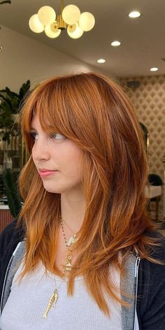 Fall Hair Colors Copper Blonde, Hair Color Ideas Ginger, Copper Shag Hair, Ginger To Blonde, Ginger Shag, Medium Copper Hair, Shag With Fringe, Autumn Hair Color Ideas, Amber Hair Color