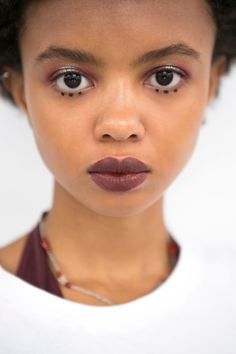 Burgundy Lips Ethereal Hairstyles, Editorial Make-up, Funky Makeup, Graphic Makeup, Haute Hair, Smink Inspiration, Ethereal Makeup, Antonio Marras, Eye Makeup Art